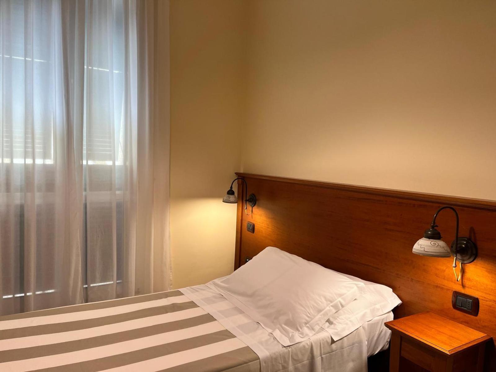 מונטרוסו אל מארה Albergo Degli Amici חדר תמונה